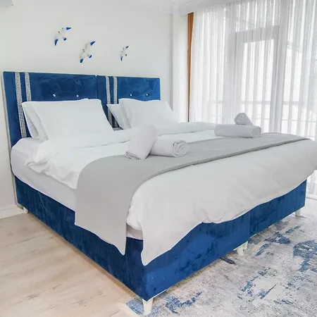 Cozy 1br With Inviting Balcony *