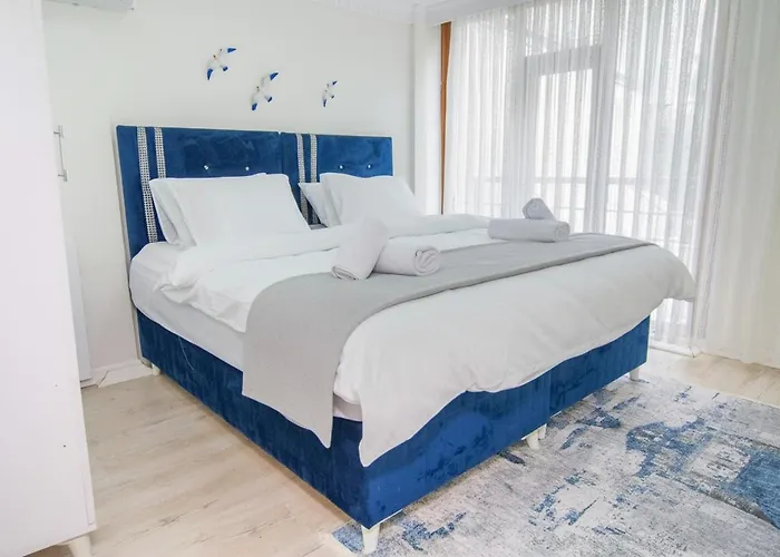 Cozy 1br With Inviting Balcony *