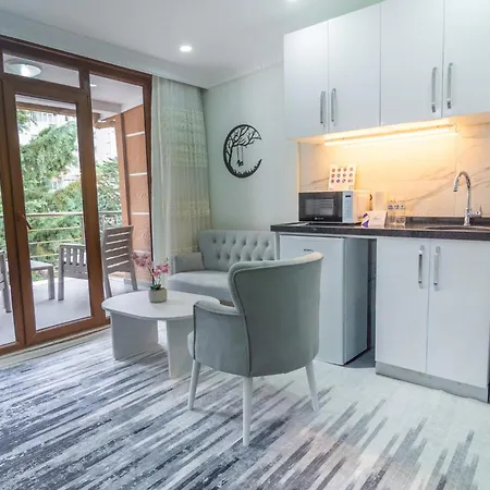 Apartman Cozy 1br With Inviting Balcony