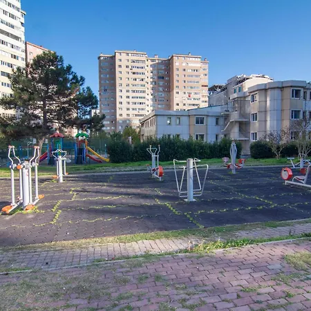 Cozy 1br With Inviting Balcony 公寓 *