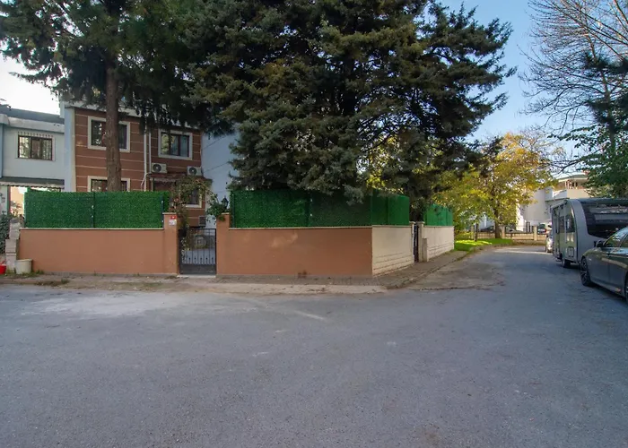 Cozy 1br With Inviting Balcony 伊斯坦布尔